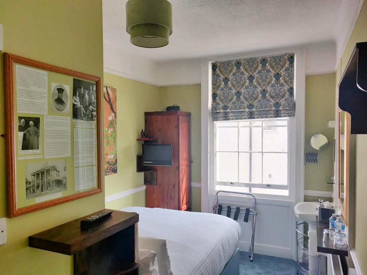 The Lawrence Of Arabia Hotel Weymouth Room photo